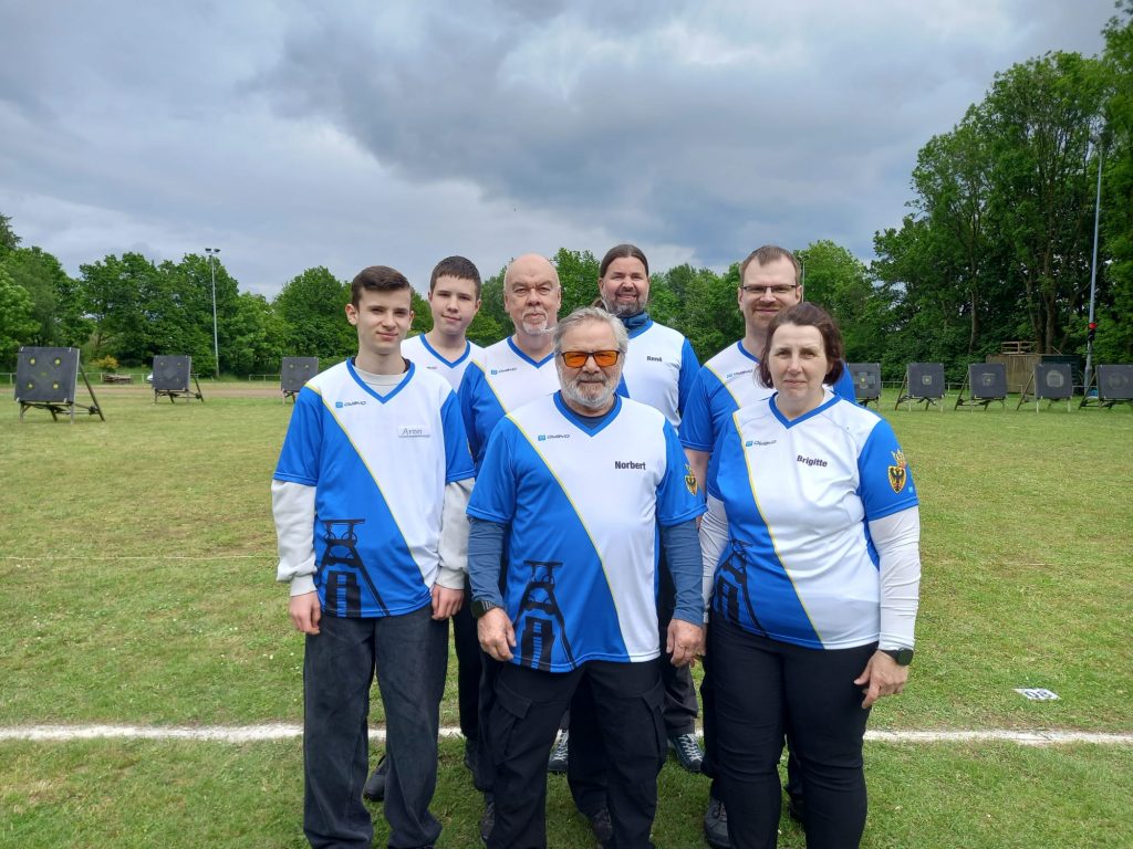 Die Teilnehmer des Bogensportclub Essen beim Hügellandturnier in Sprockhövel